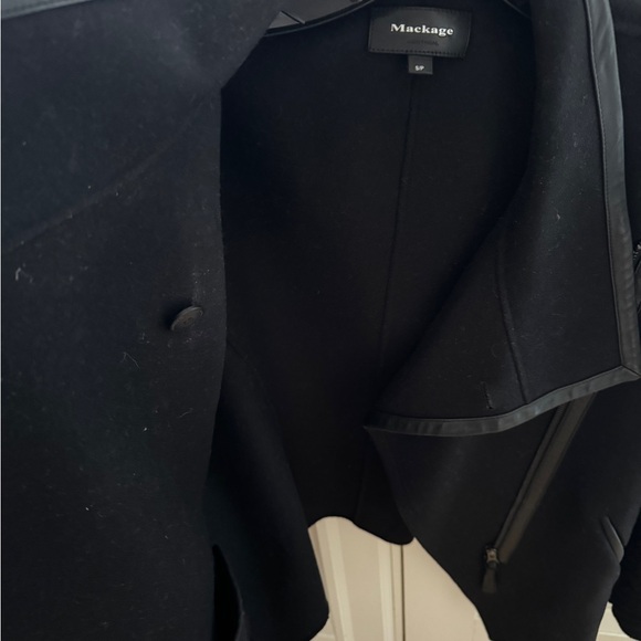 Mackage short black jacket size Small - Picture 3 of 4